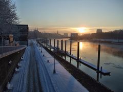 Sonnenaufgang über Bremen