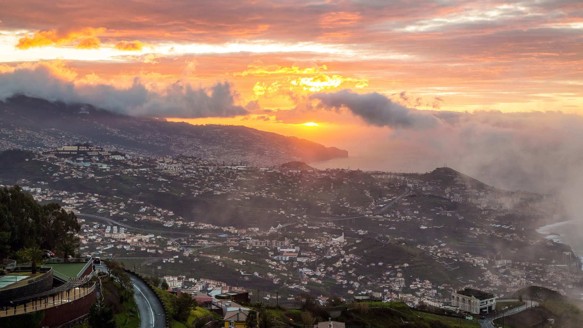 Sonnenaufgang über Câmara de Lobos / Madeira