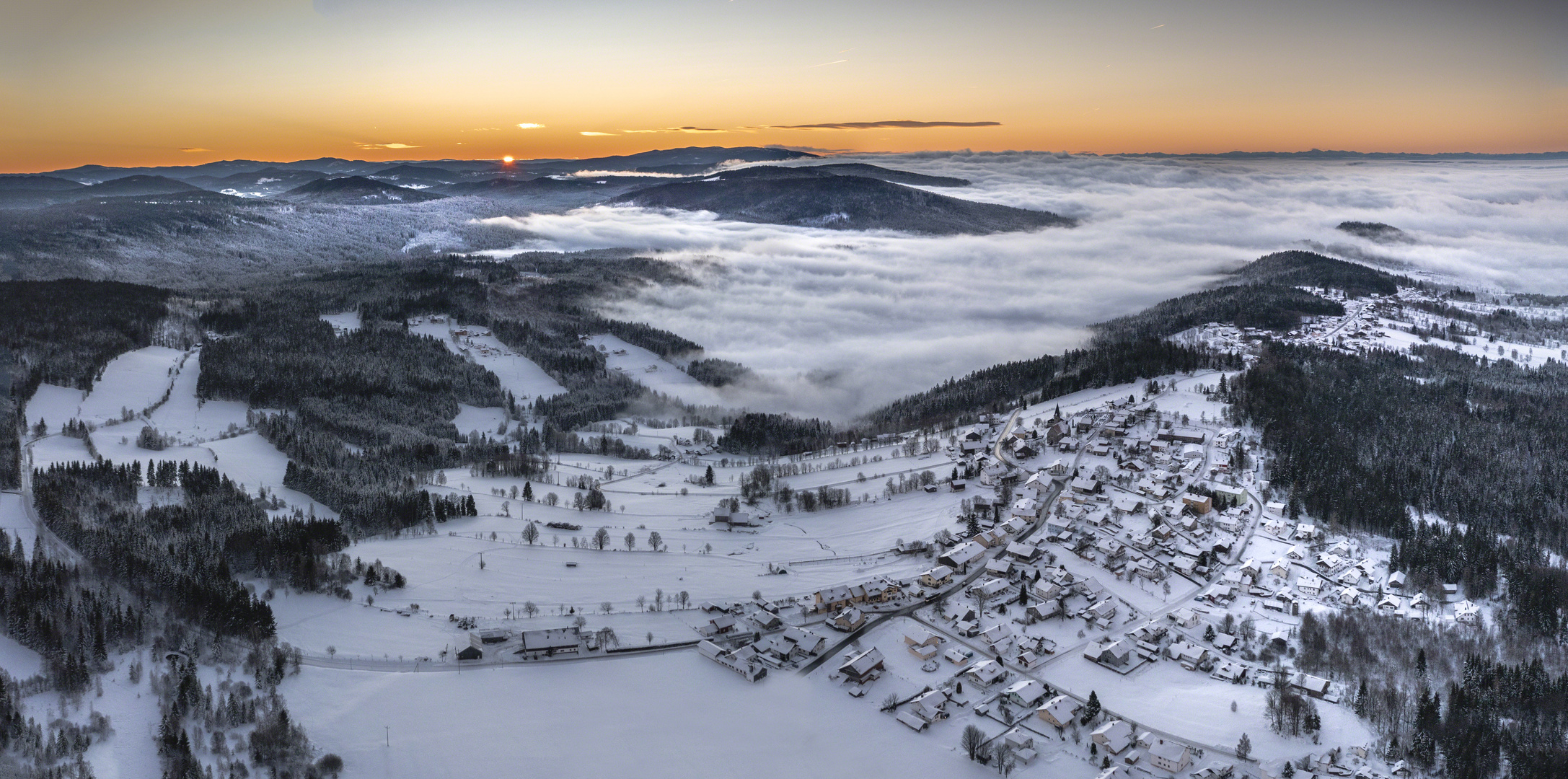 Sonnenaufgang über dem Bayerischen und Böhmerwald...