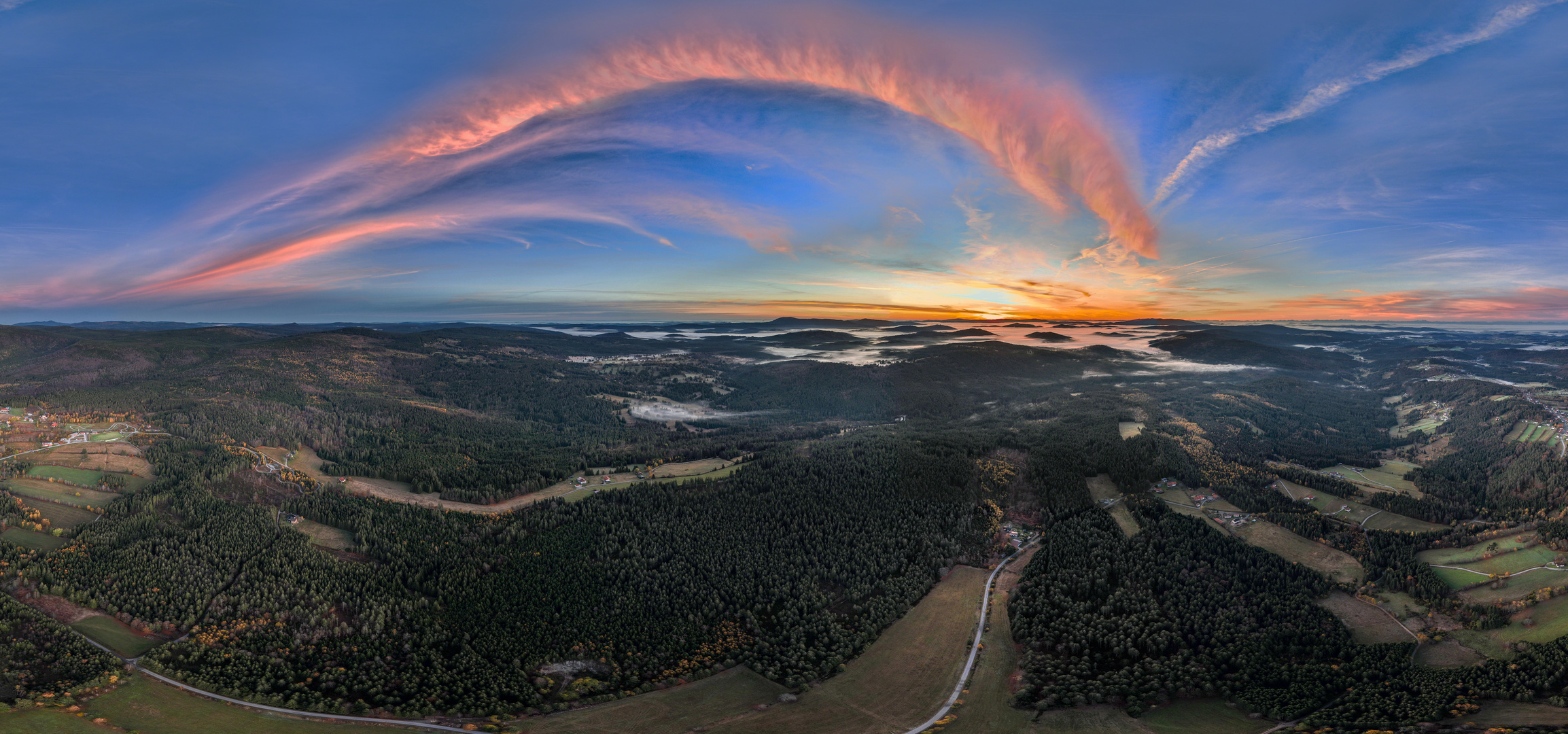 Sonnenaufgang über dem Bayerischen und Böhmerwald