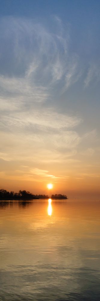 Sonnenaufgang über dem Bodensee bei Immenstaad