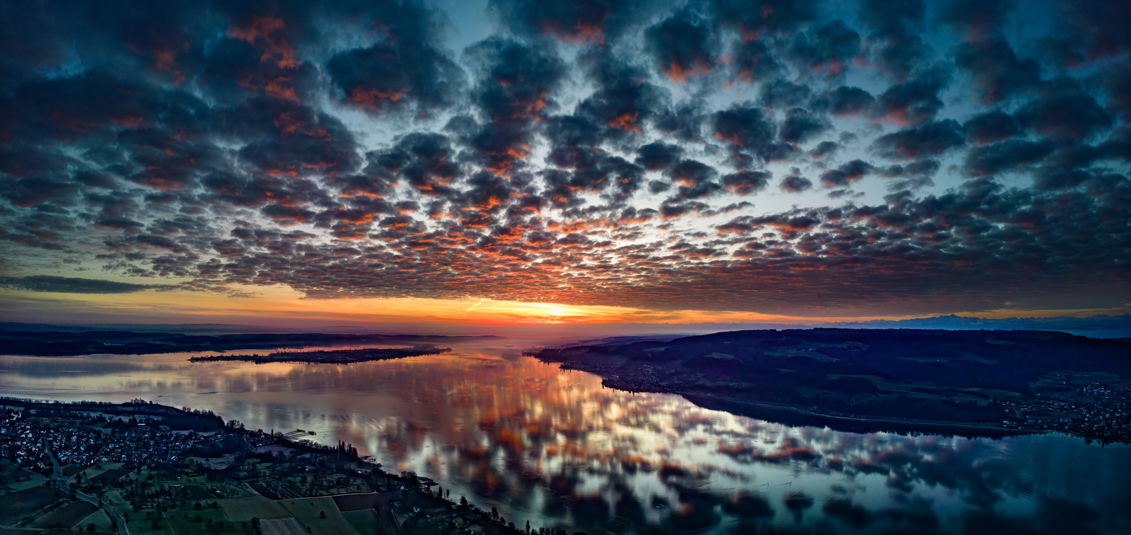 Sonnenaufgang über dem Bodensee