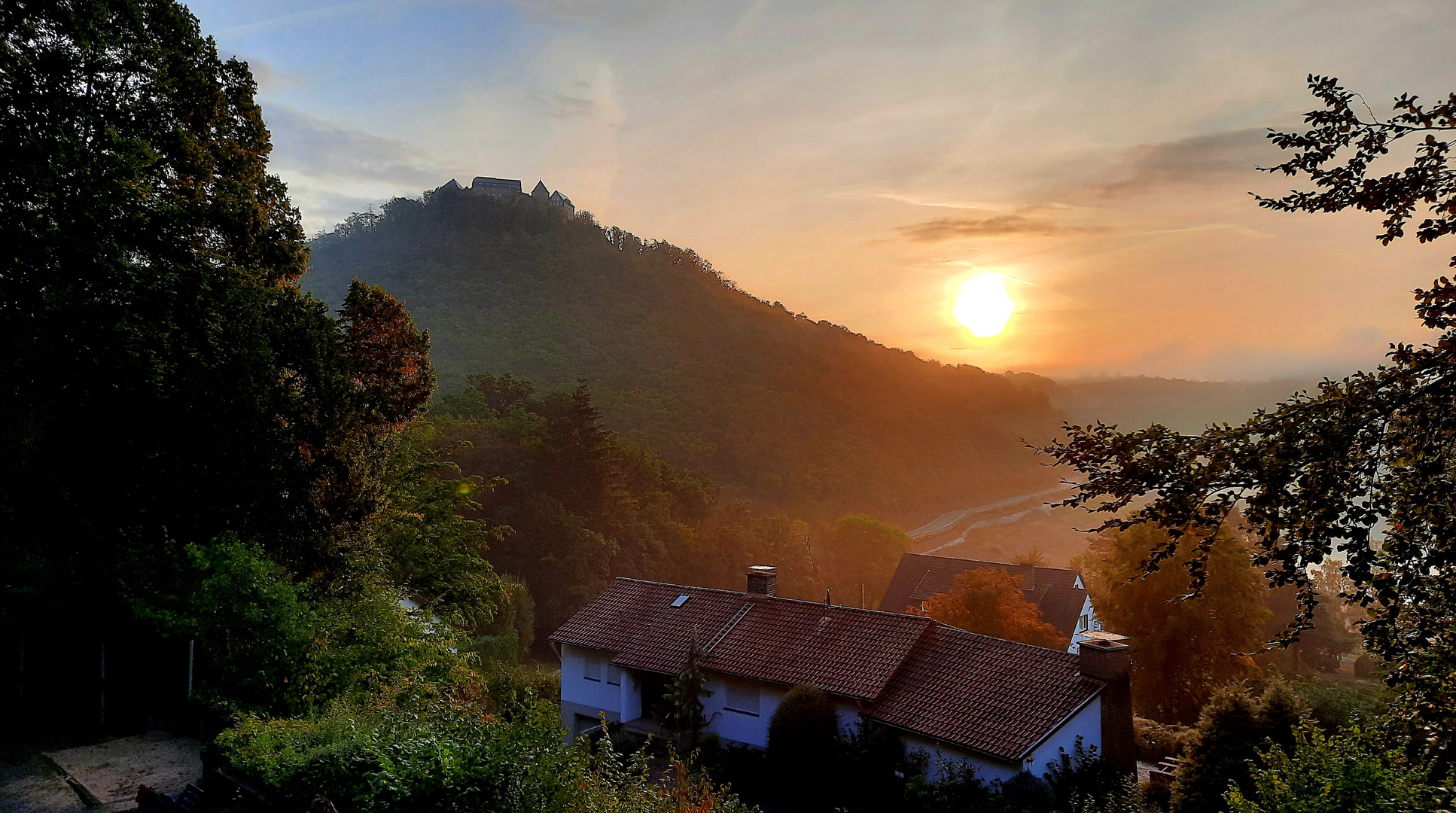 Sonnenaufgang über dem Edersee 1