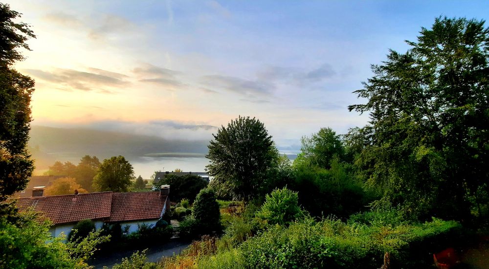 Sonnenaufgang über dem Edersee 2