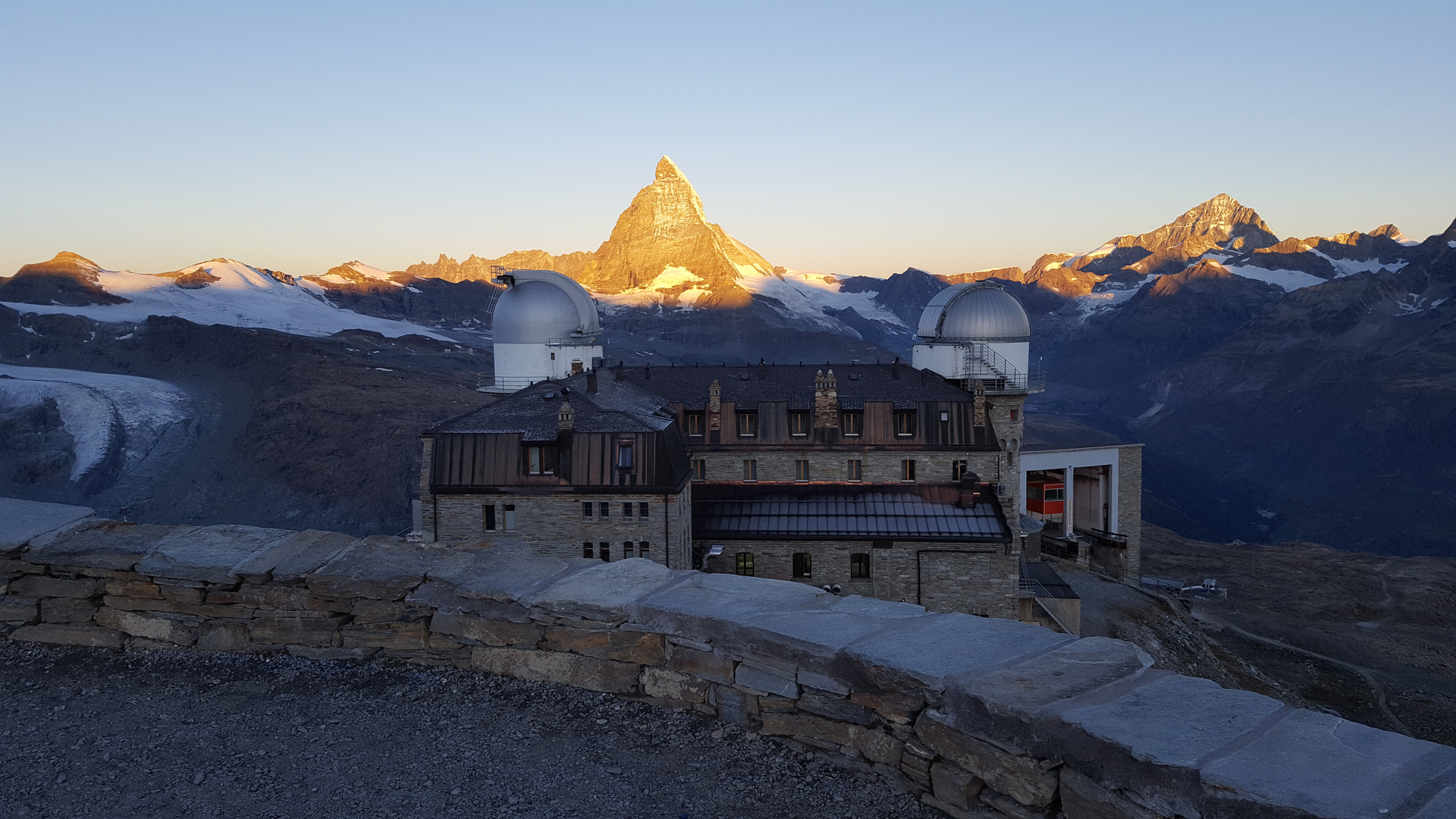 Sonnenaufgang über dem Gornergrat