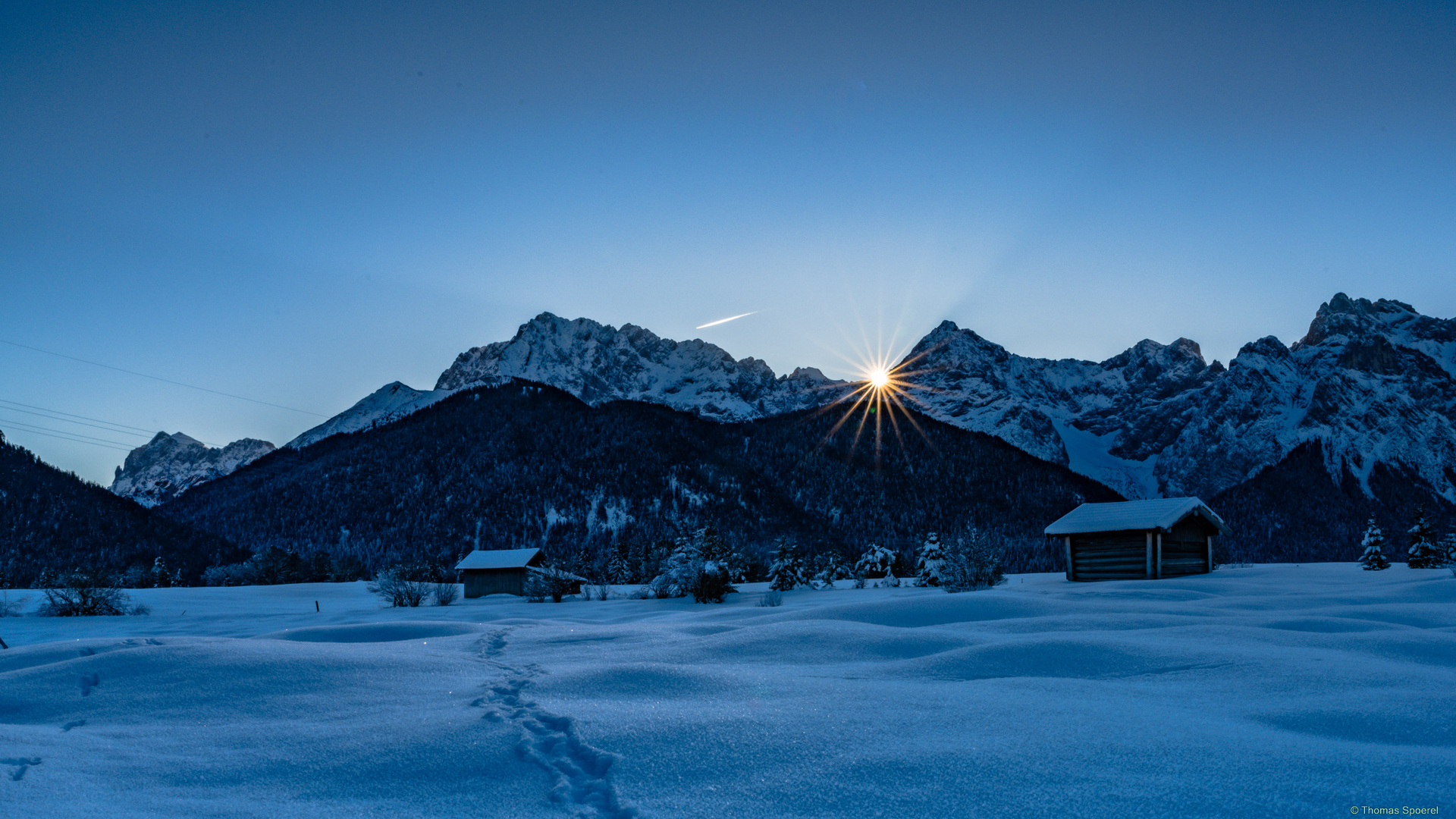 Sonnenaufgang über dem Kawendelgebirge