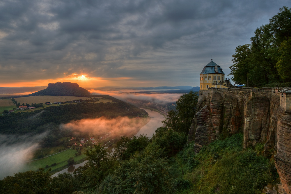 Sonnenaufgang über dem Lilienstein (3)