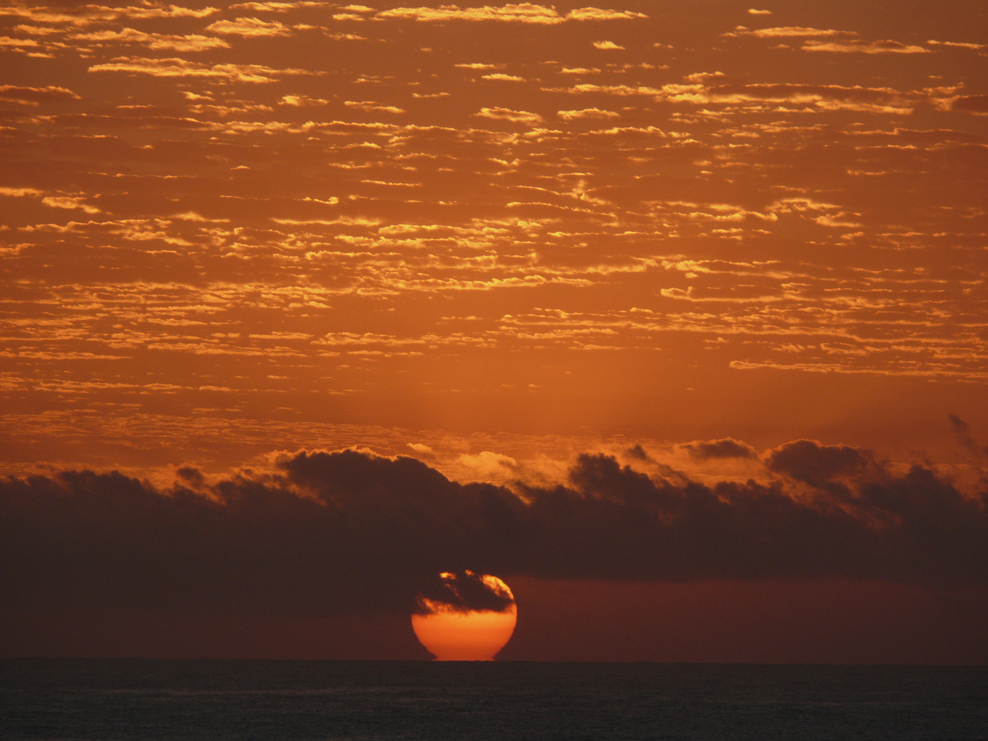 Sonnenaufgang über dem Meer