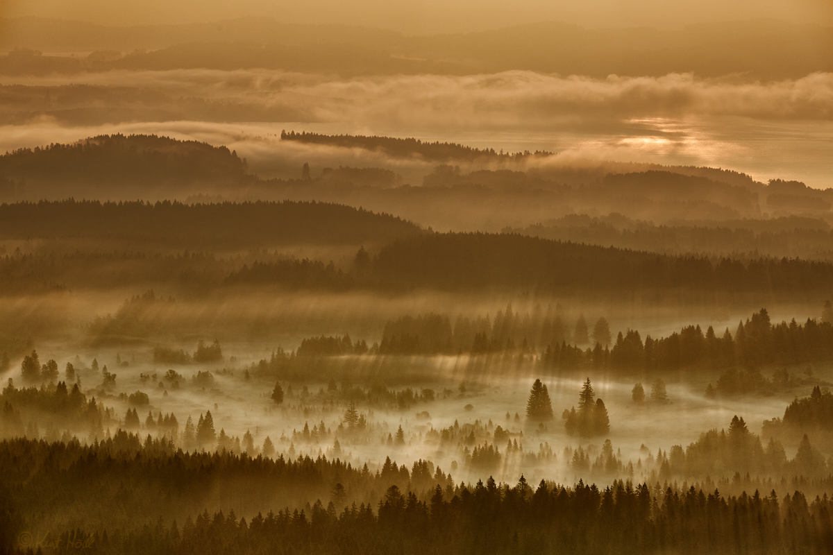 Sonnenaufgang über dem Moldaustausee