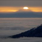 Sonnenaufgang über dem Nebel