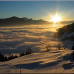 Sonnenaufgang über dem Nebel