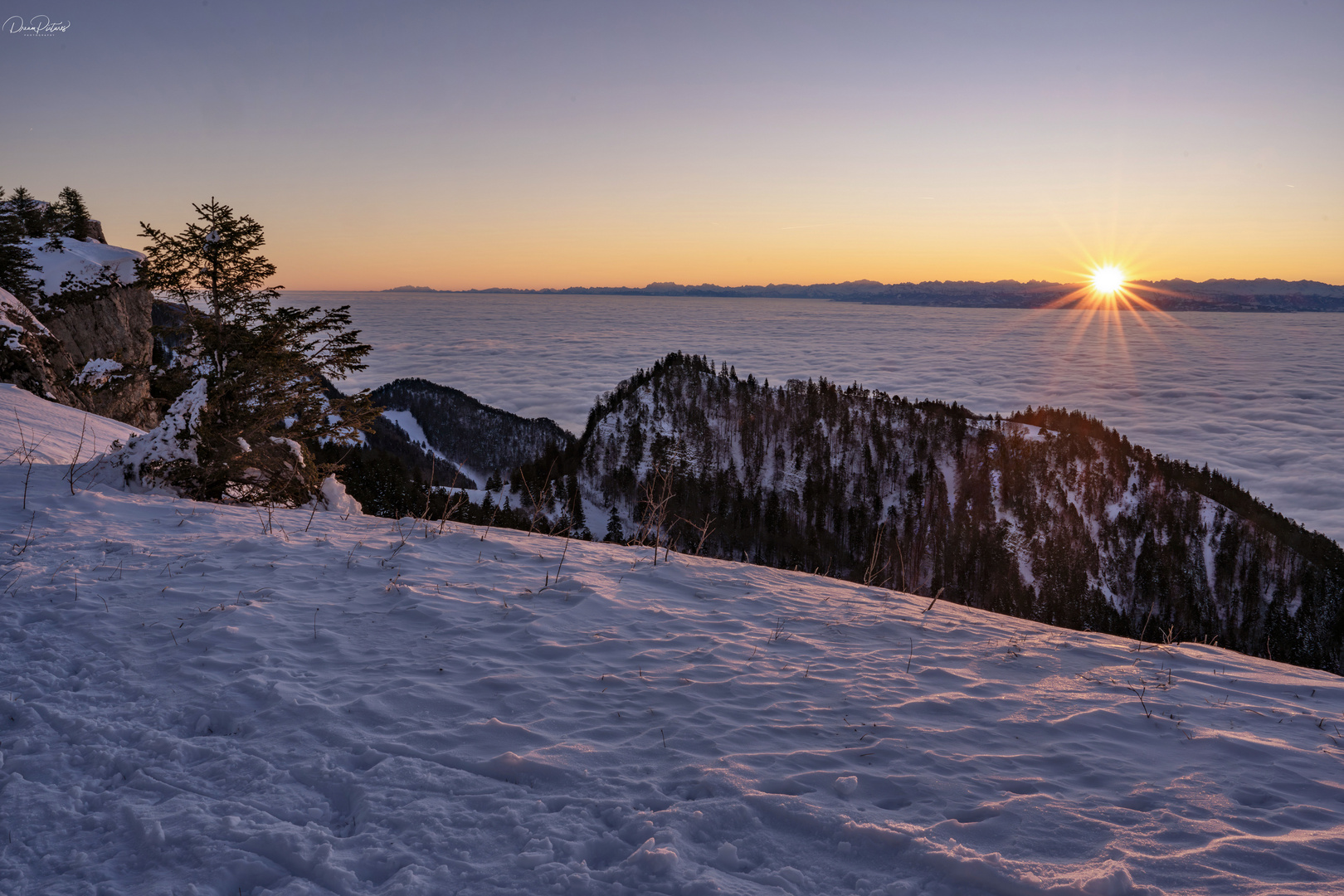 Sonnenaufgang über dem Nebelmeer