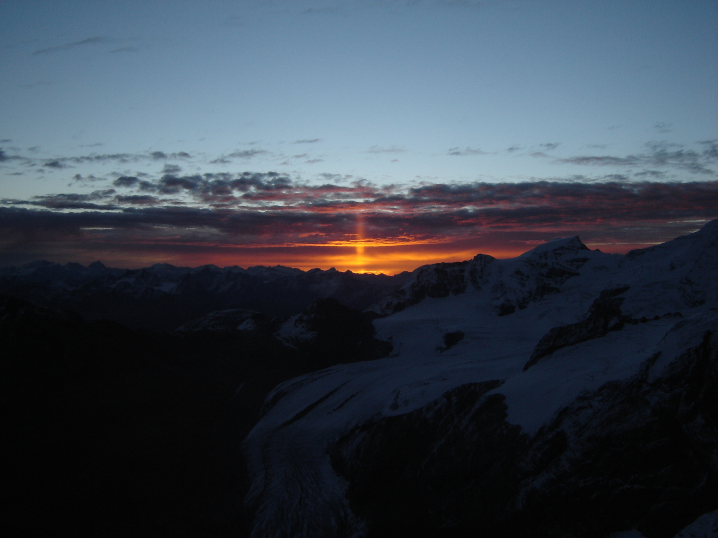 Sonnenaufgang über dem Persgletscher im Engadin- Schweiz