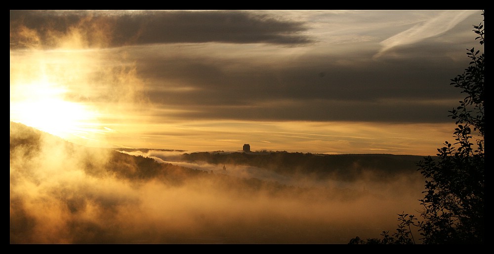 Sonnenaufgang über dem Rheintal