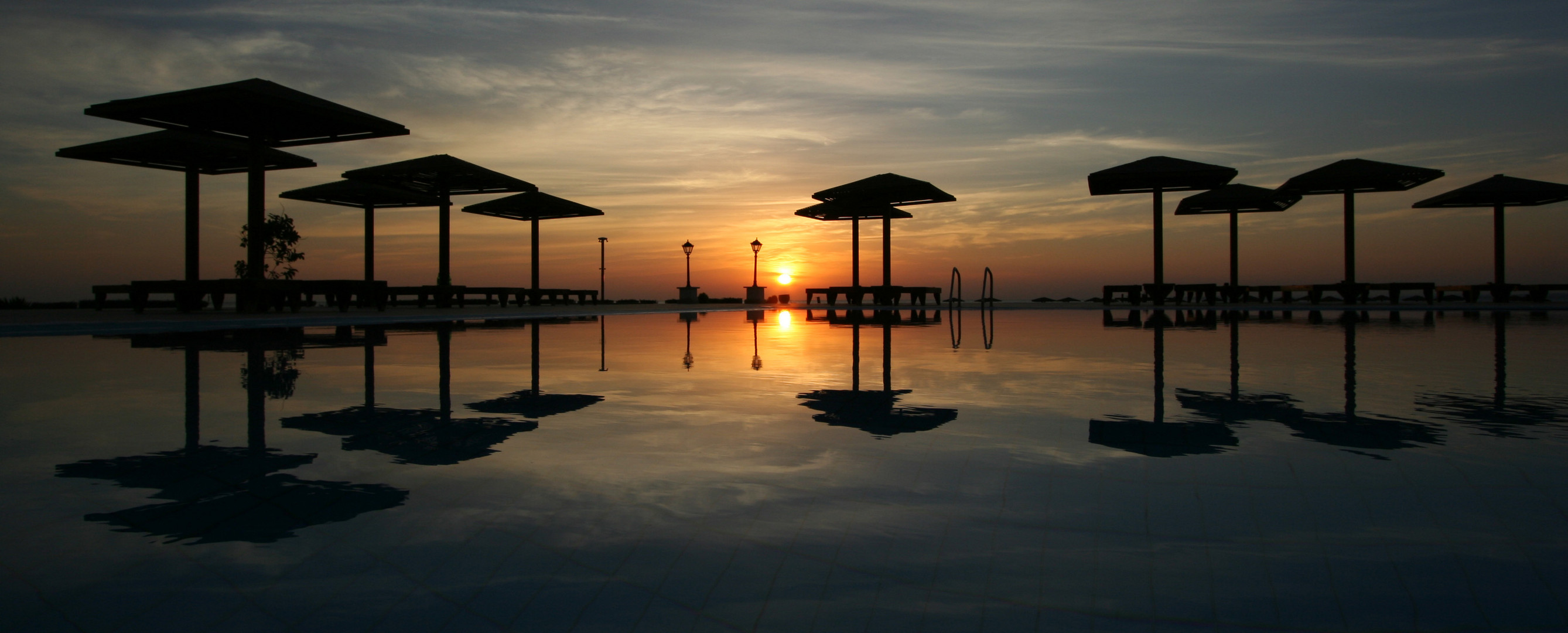 Sonnenaufgang über dem roten Meer