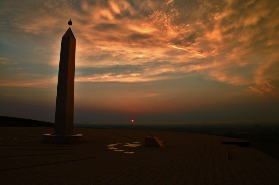 Sonnenaufgang über dem Ruhrgebiet