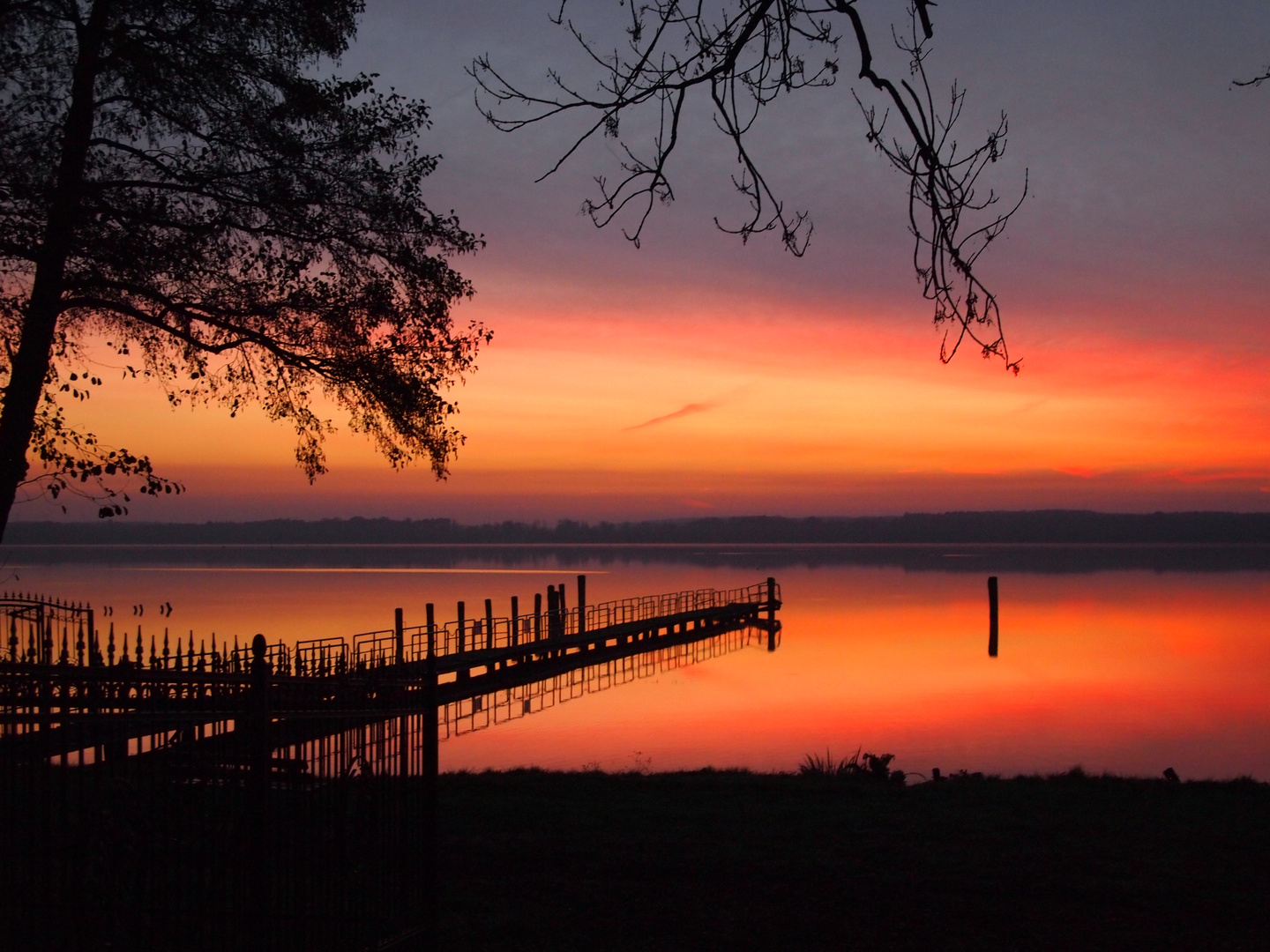 Sonnenaufgang über dem Schwielochsee in Zaue