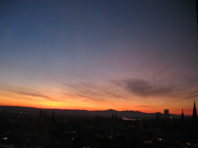 Sonnenaufgang über dem Siebengebirge bei Bonn