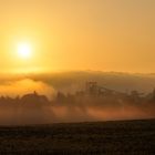 Sonnenaufgang über dem Singhofener Quarzkieswerk