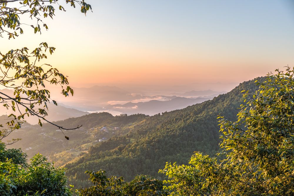 Sonnenaufgang über dem Tal (Pothana 1890 m)