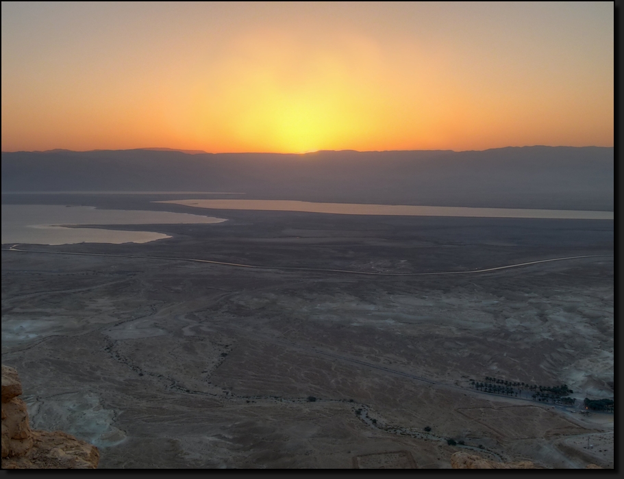 Sonnenaufgang über dem Toten Meer