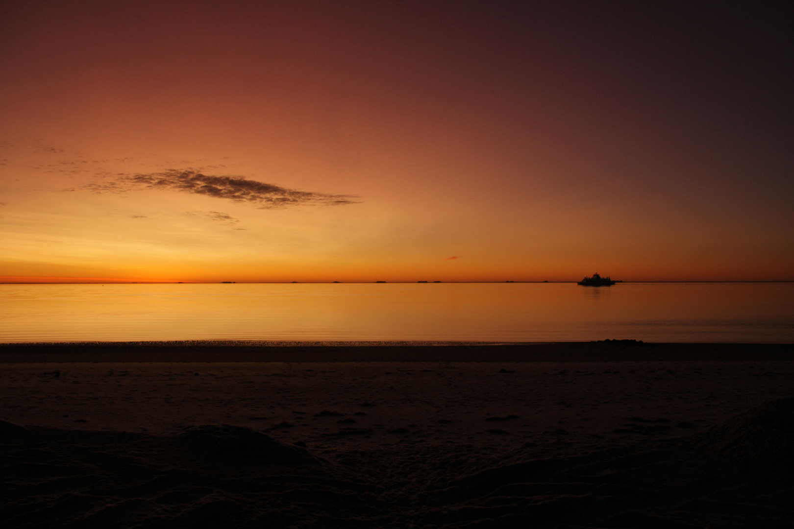 Sonnenaufgang über dem Wasser