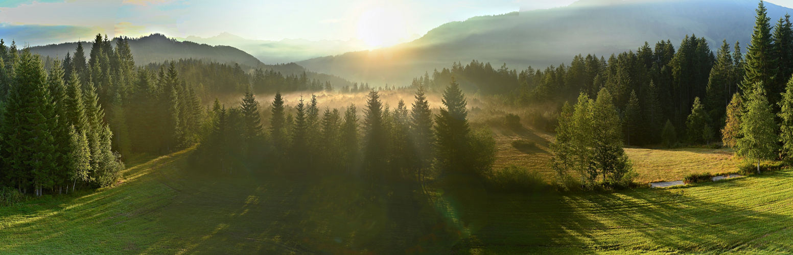 Sonnenaufgang  über den Allgäuer Bergen