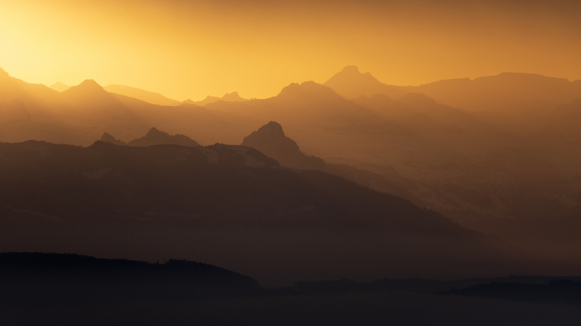 Sonnenaufgang über den Alpen