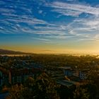 Sonnenaufgang über den Dächern von Breisach am Rhein