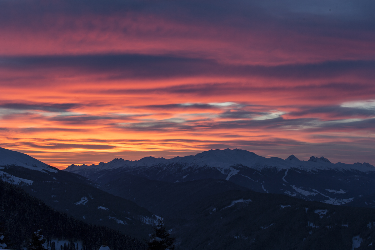 Sonnenaufgang über den Dolomiten