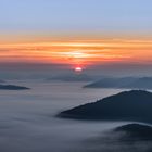 Sonnenaufgang über den Nebelmeer