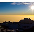 ~ Sonnenaufgang über den Wolken in 5895m Höhe ~