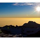 ~ Sonnenaufgang über den Wolken in 5895m Höhe ~