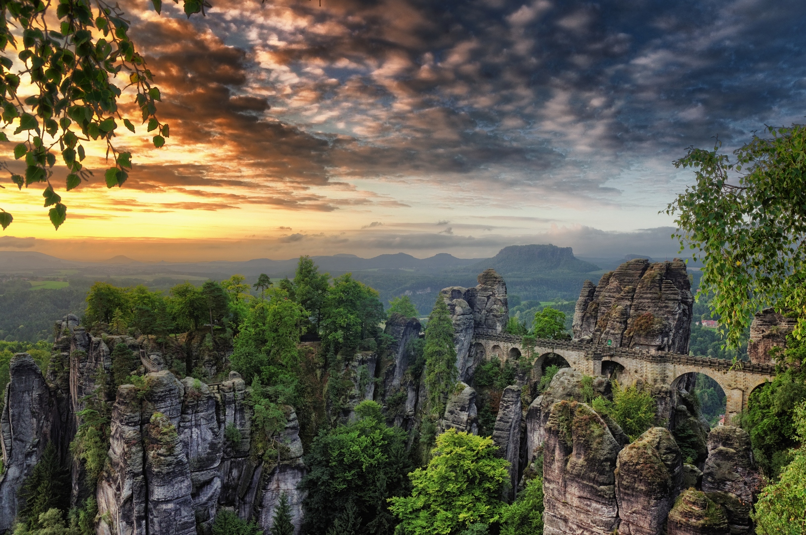 Sonnenaufgang über der Bastei