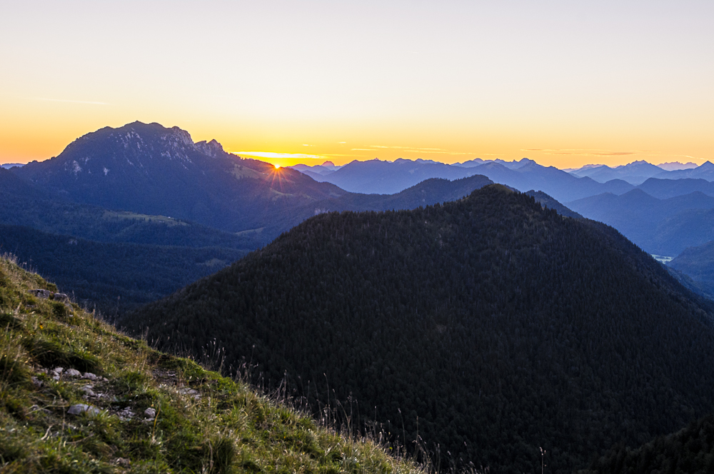 Sonnenaufgang über der Benediktenwand