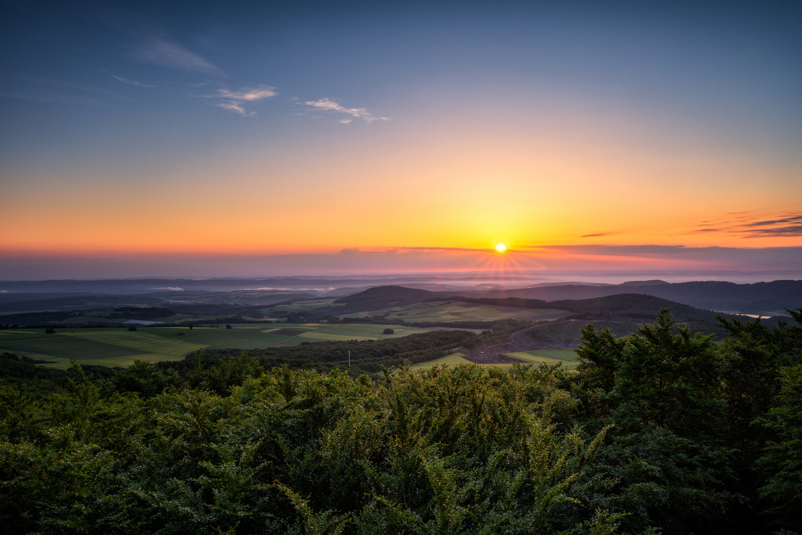 Sonnenaufgang über der Eifel