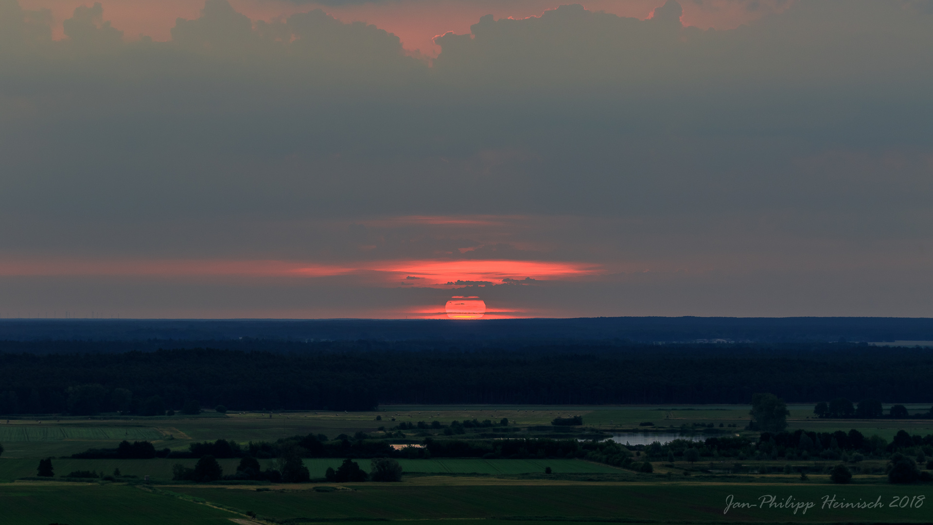 Sonnenaufgang über der Elbe