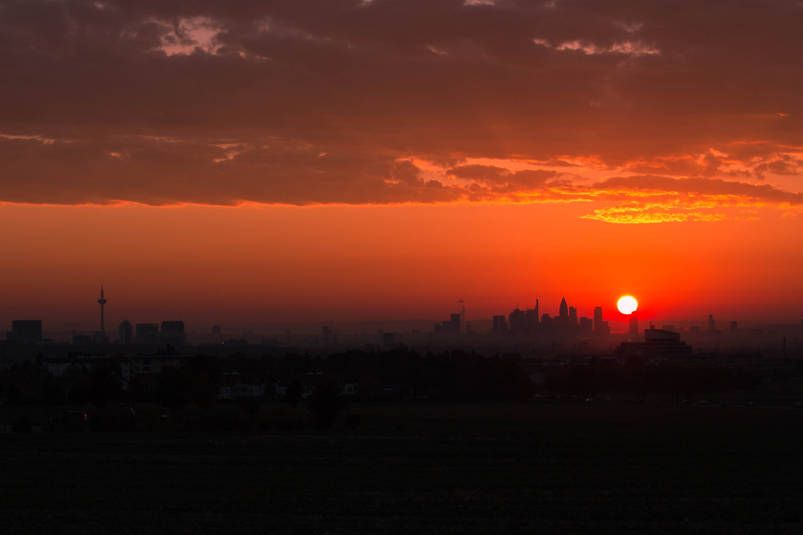 Sonnenaufgang über der Frankfurter Skyline