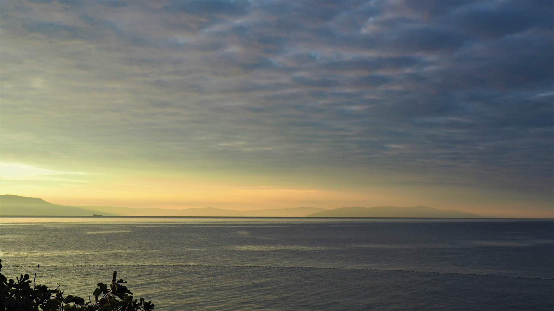 Sonnenaufgang über der Insel Cres-Istrien