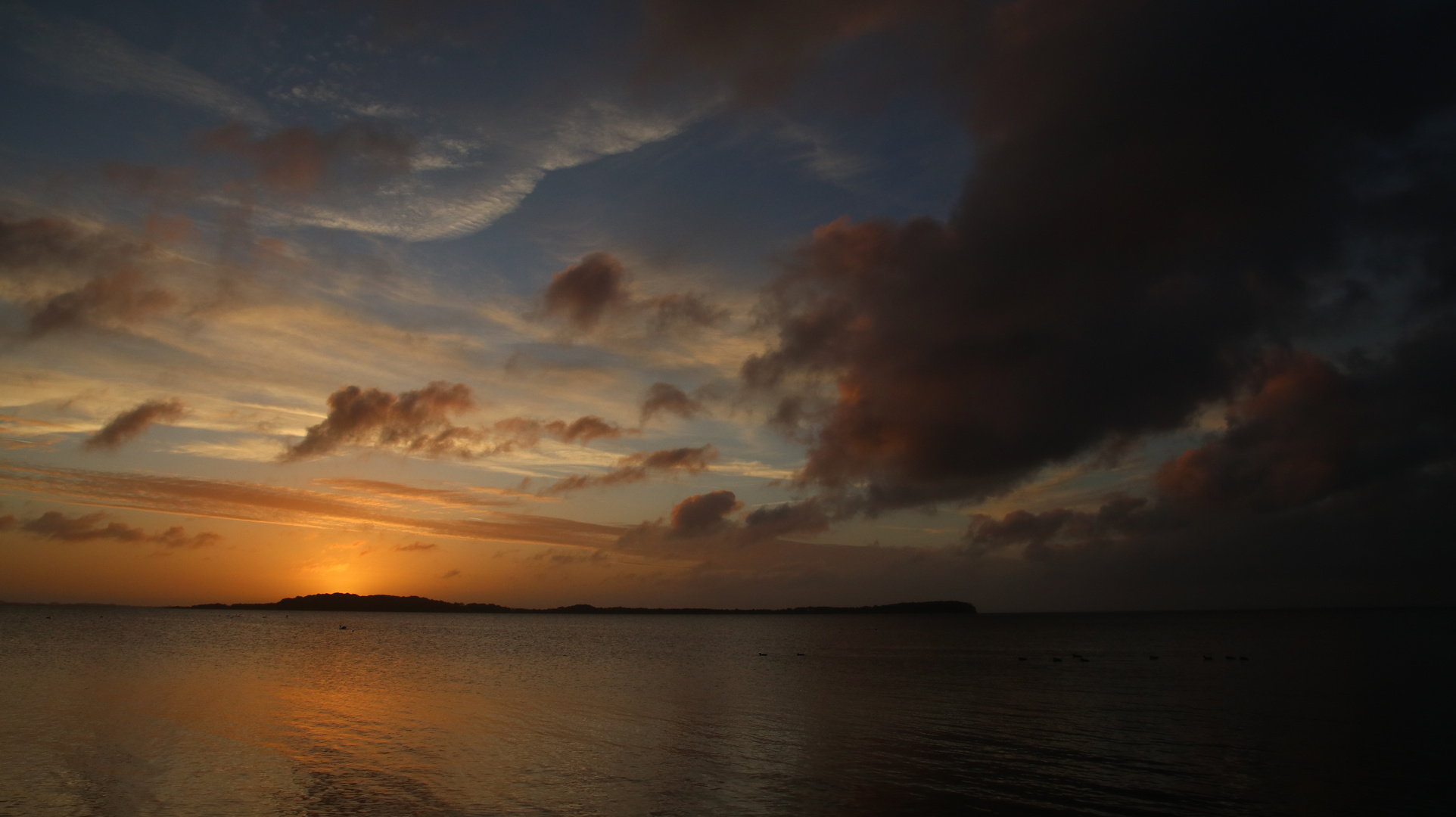 Sonnenaufgang über der Insel Vilm