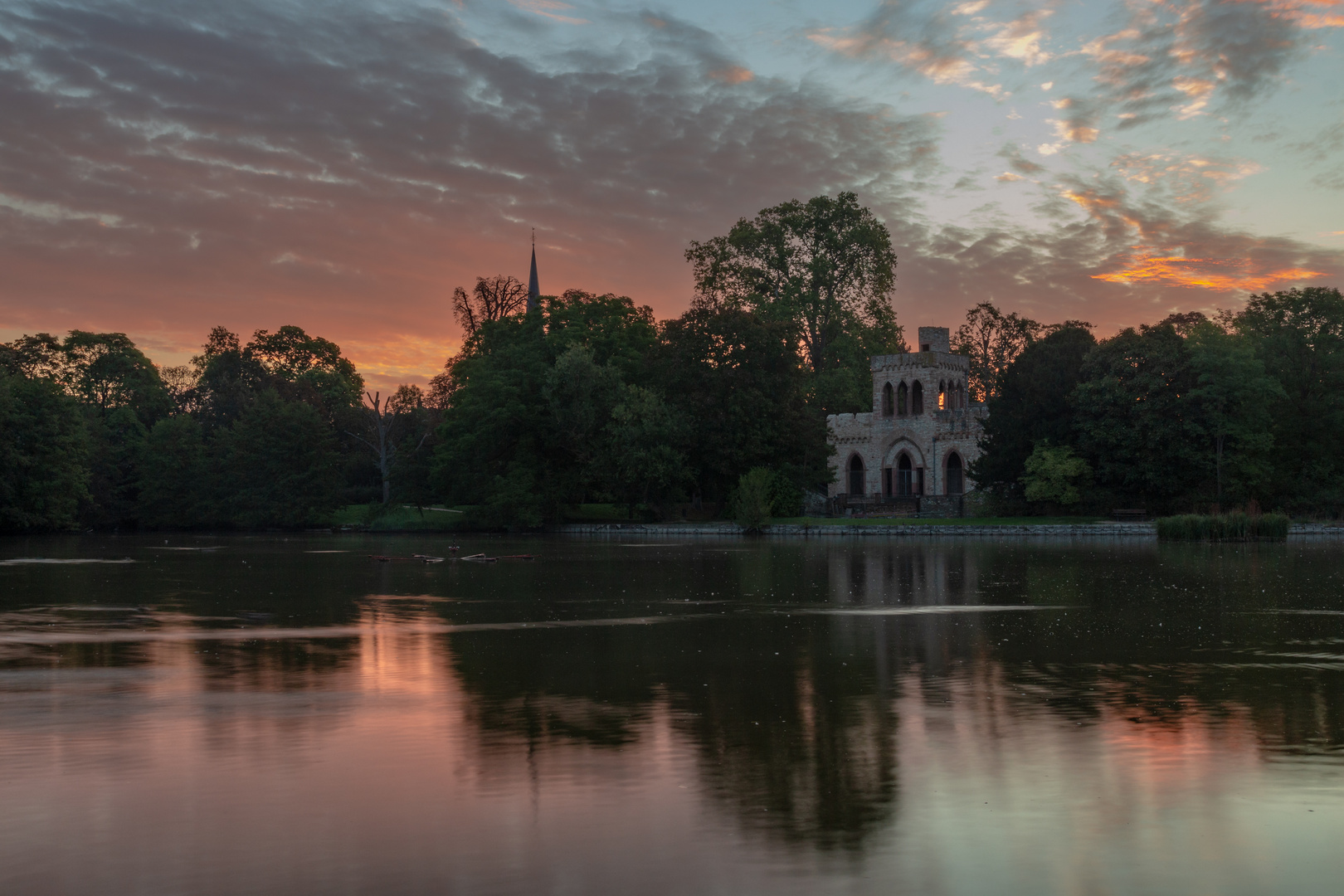 Sonnenaufgang über der Mosburg