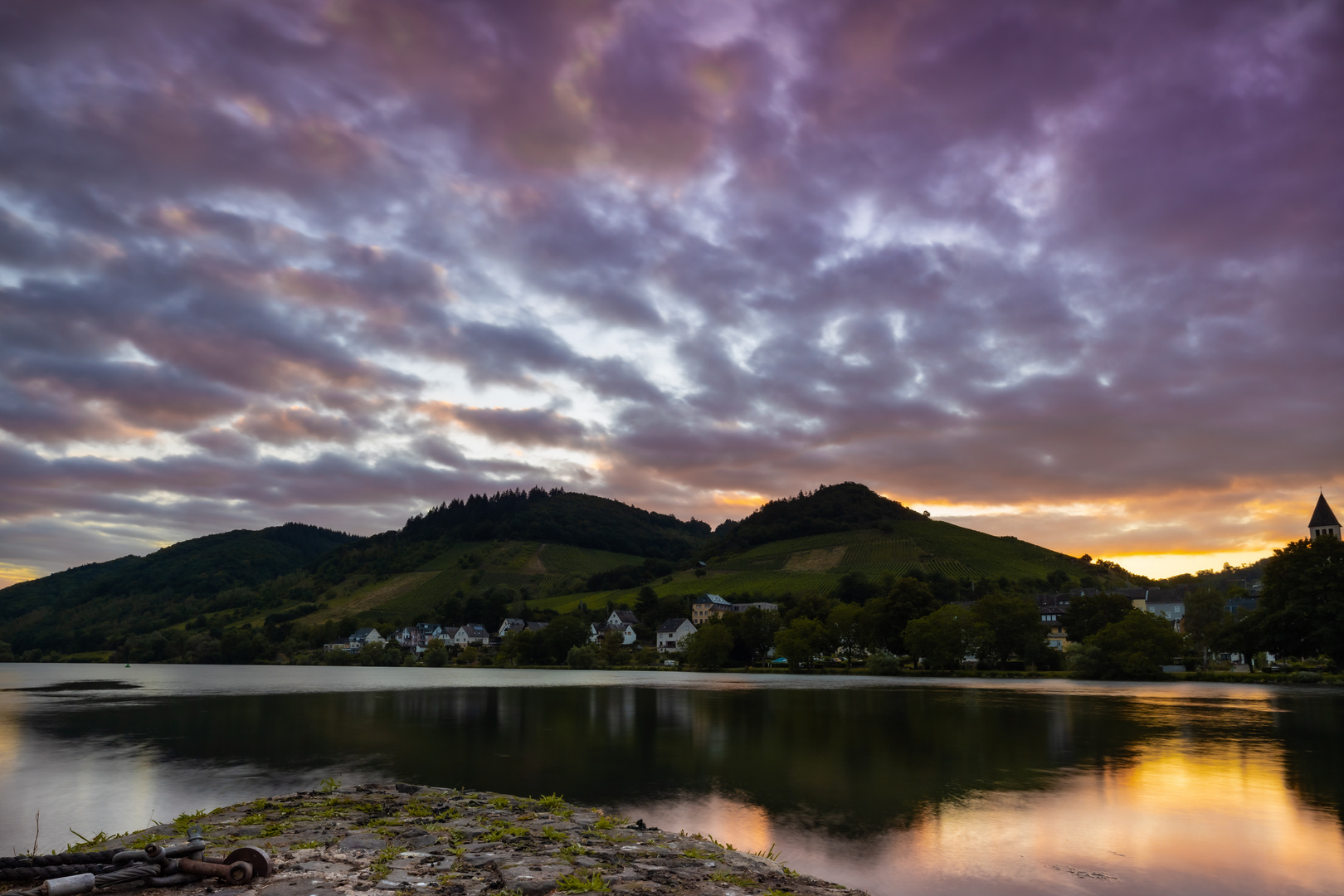 Sonnenaufgang über der Mosel