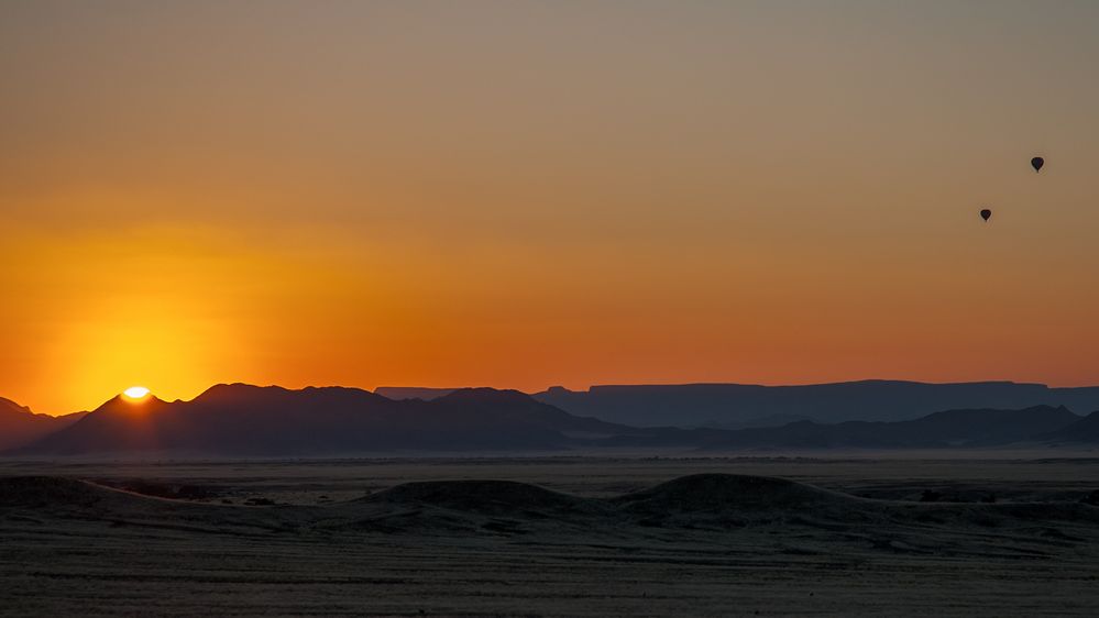 Sonnenaufgang über der Namib