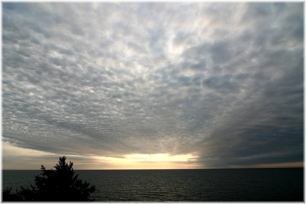 Sonnenaufgang über der Ostsee.