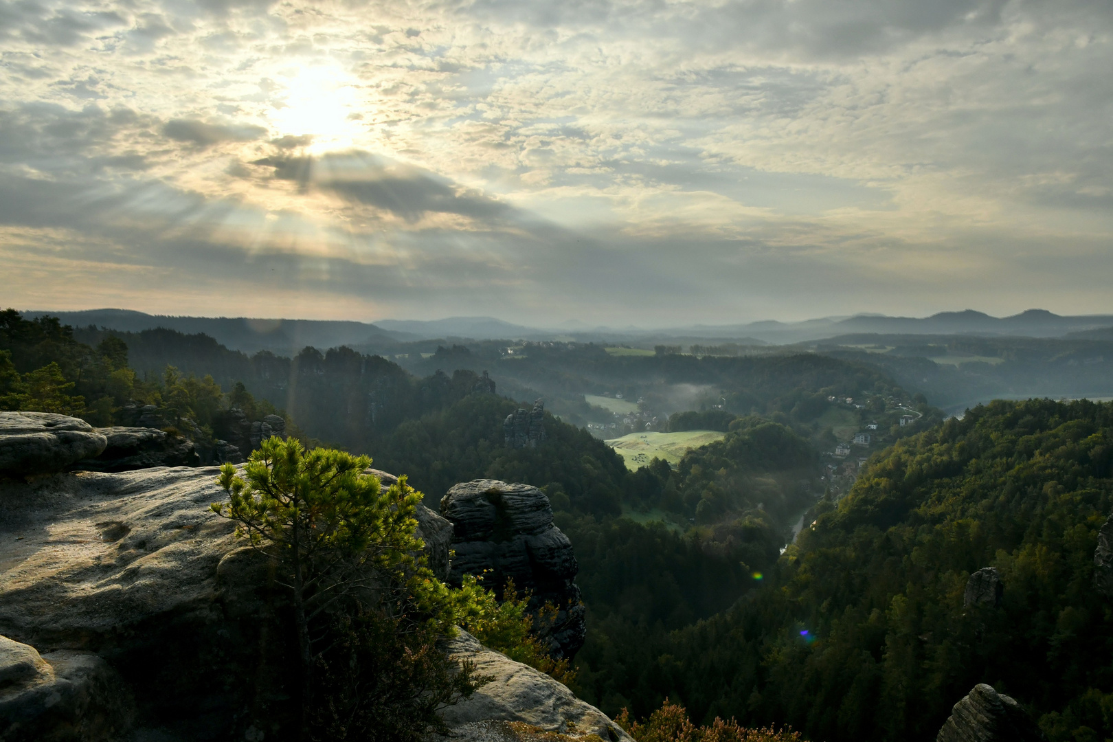 Sonnenaufgang über der Sächsischen Schweiz