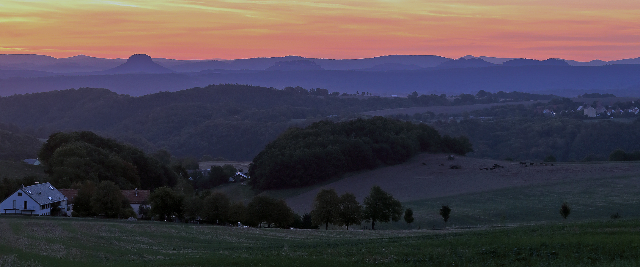 Sonnenaufgang über der Sächsischen Schweiz gestern Morgen 6.36 Uhr...