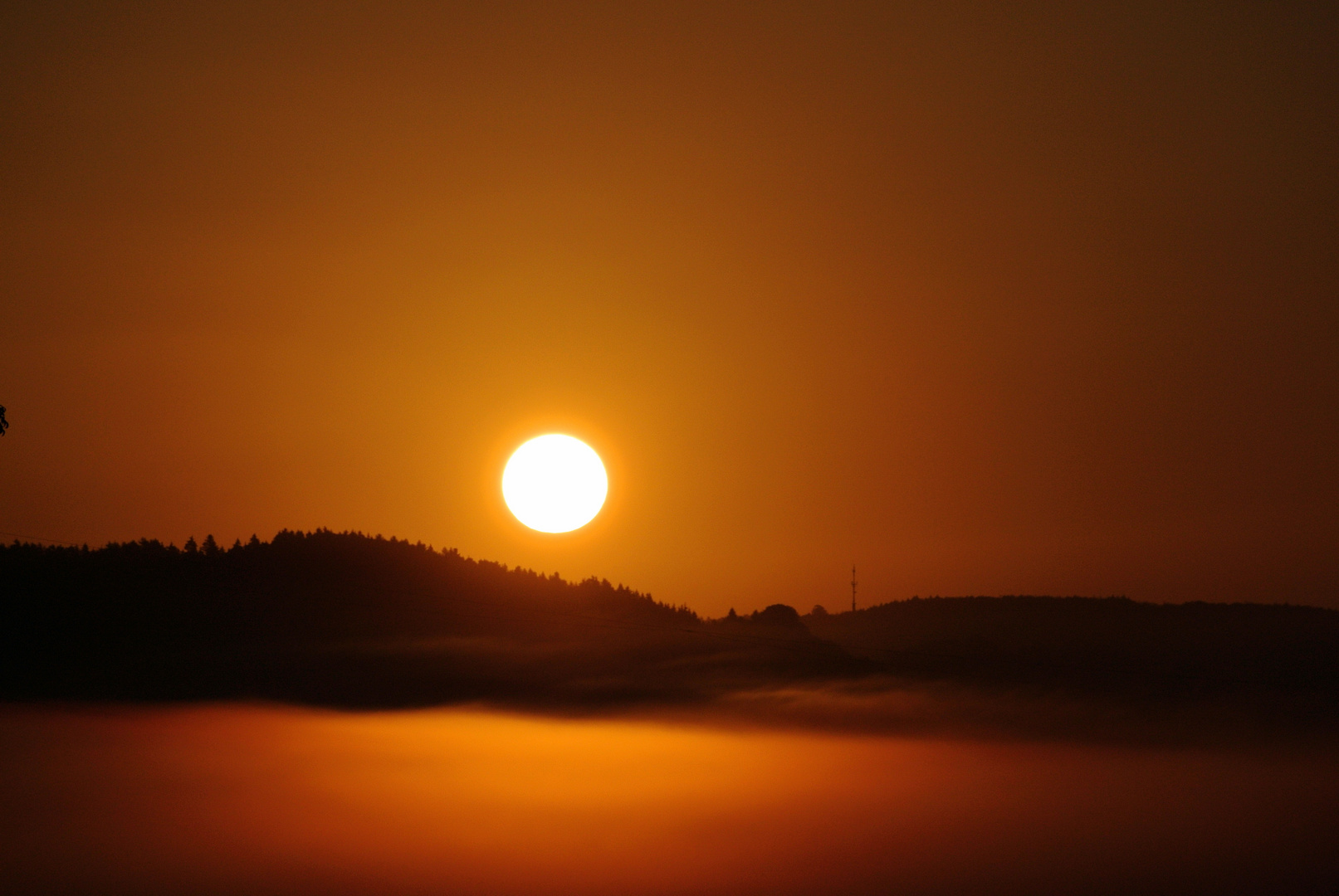 Sonnenaufgang über der Schwäbischen Alb