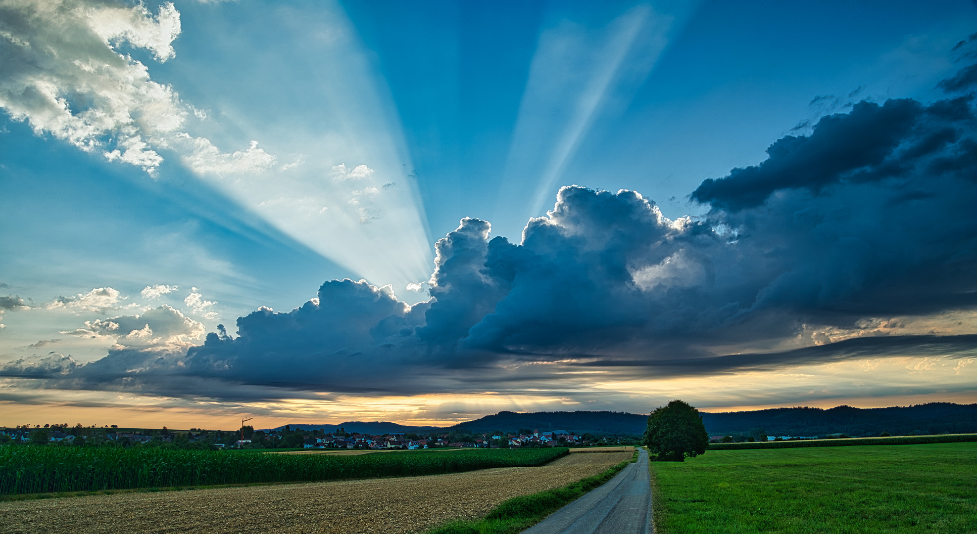 Sonnenaufgang über der Schwäbischen Alb