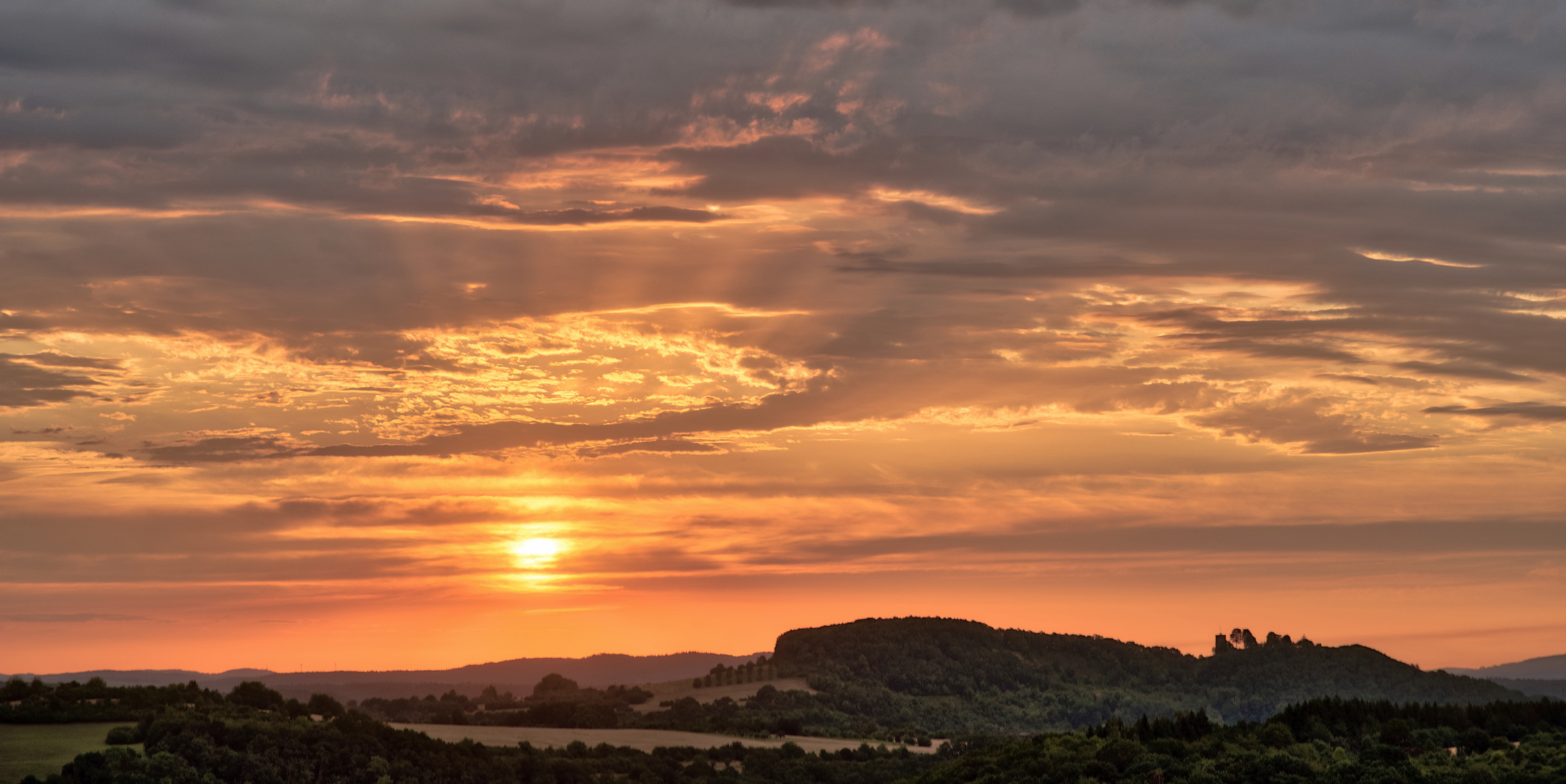 Sonnenaufgang über der Siersburg 