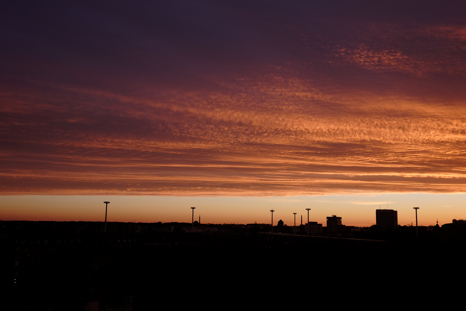 Sonnenaufgang über der Stadt